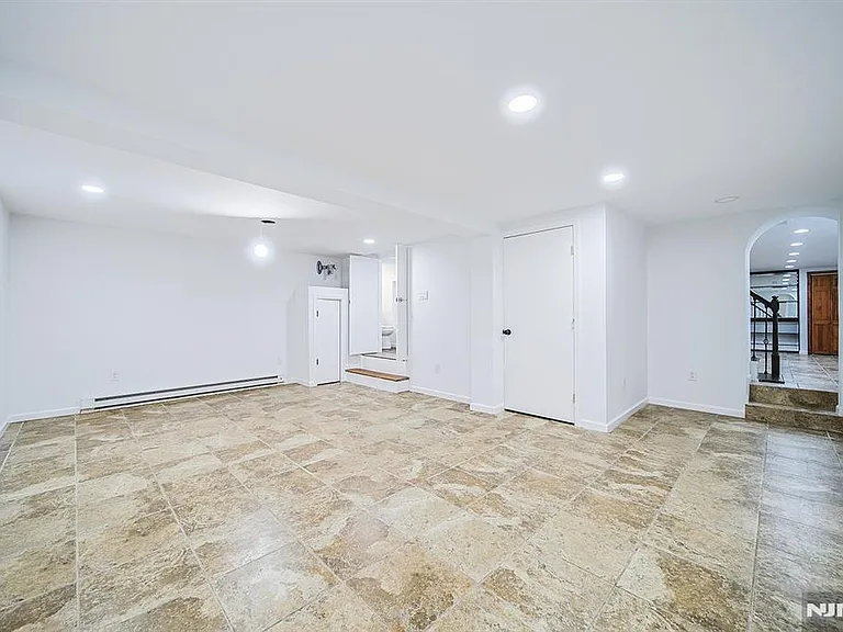 18 Lakeview Ave #181 — Photo 20