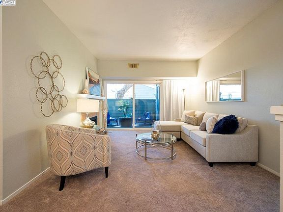 4th image of 37168 Meadowbrook Cmn APT 103