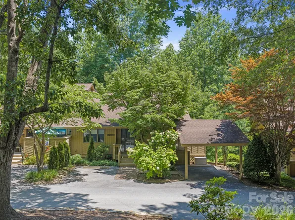 301 White Oak Dr, Hendersonville, NC 28791