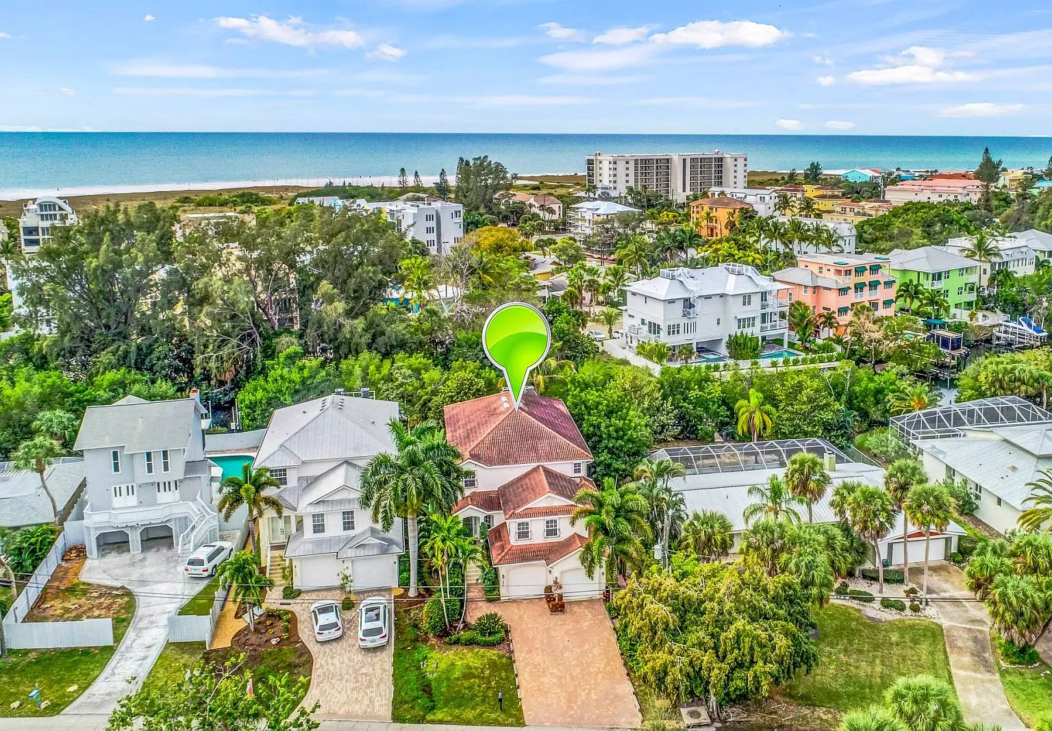 4 bed, 3.5 bath, 3482 sqft, $24,000 — Photo 2