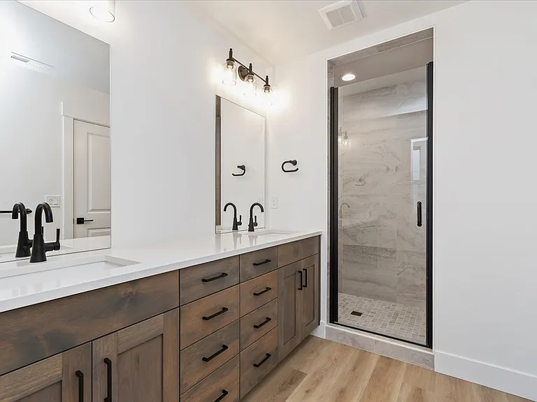 736 S Calhoun Ln — Photo 22