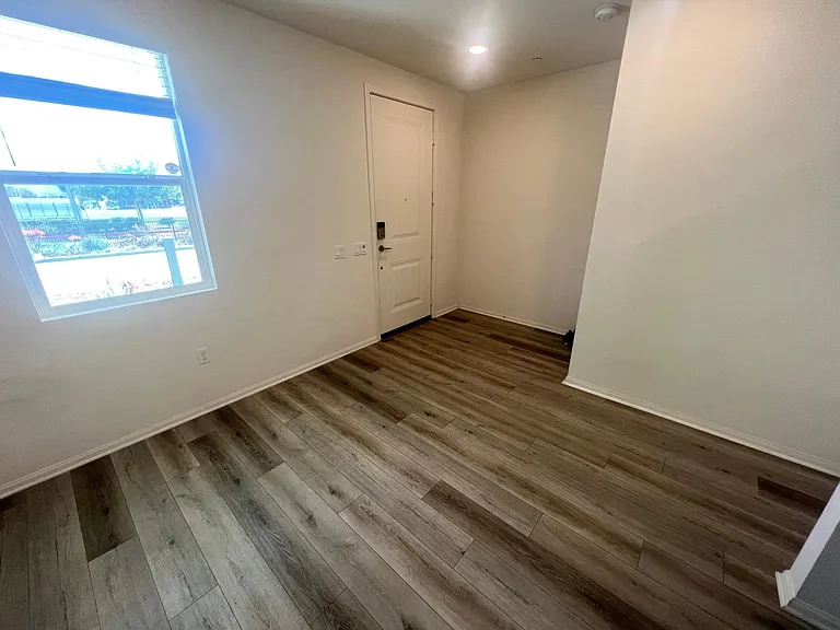 2034 Luzon Ln #5 — Photo 4