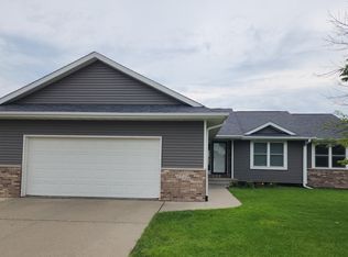 1725 49th St, Marion, IA 52302