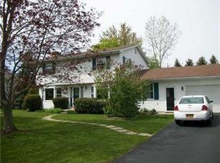 41 W Galewood Dr, Wilson, NY