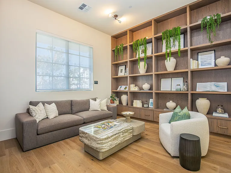 Fiori Apartments — Photo 28