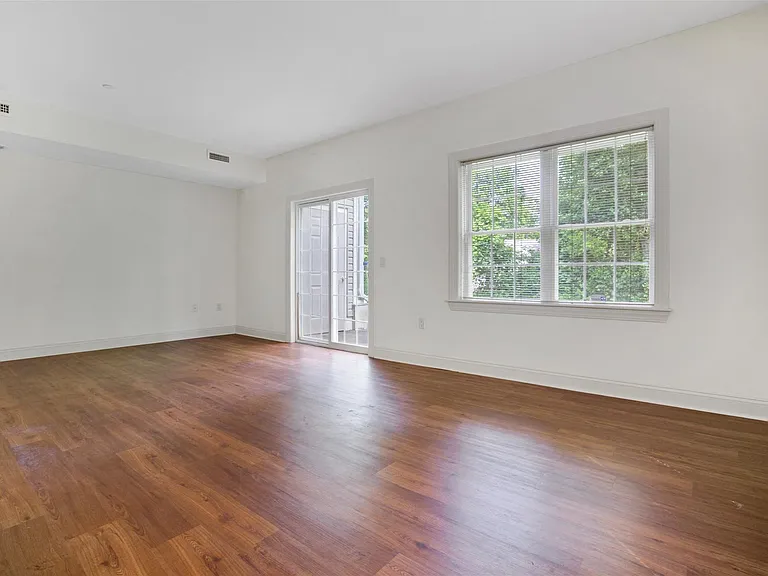 Fairhaven Residential Garden Apartment Homes — Photo 10