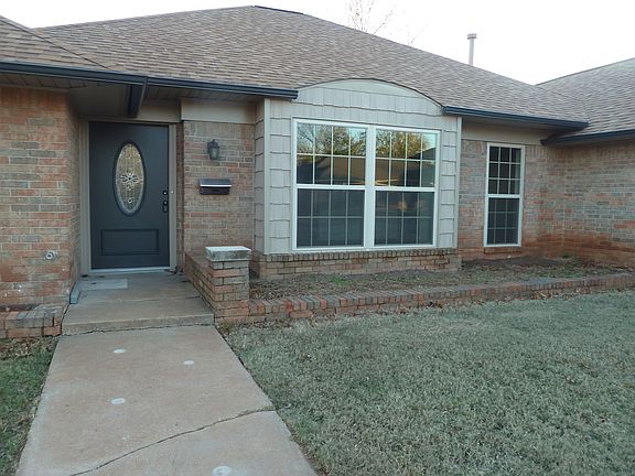 3rd image of 2308 NW 119th Ter