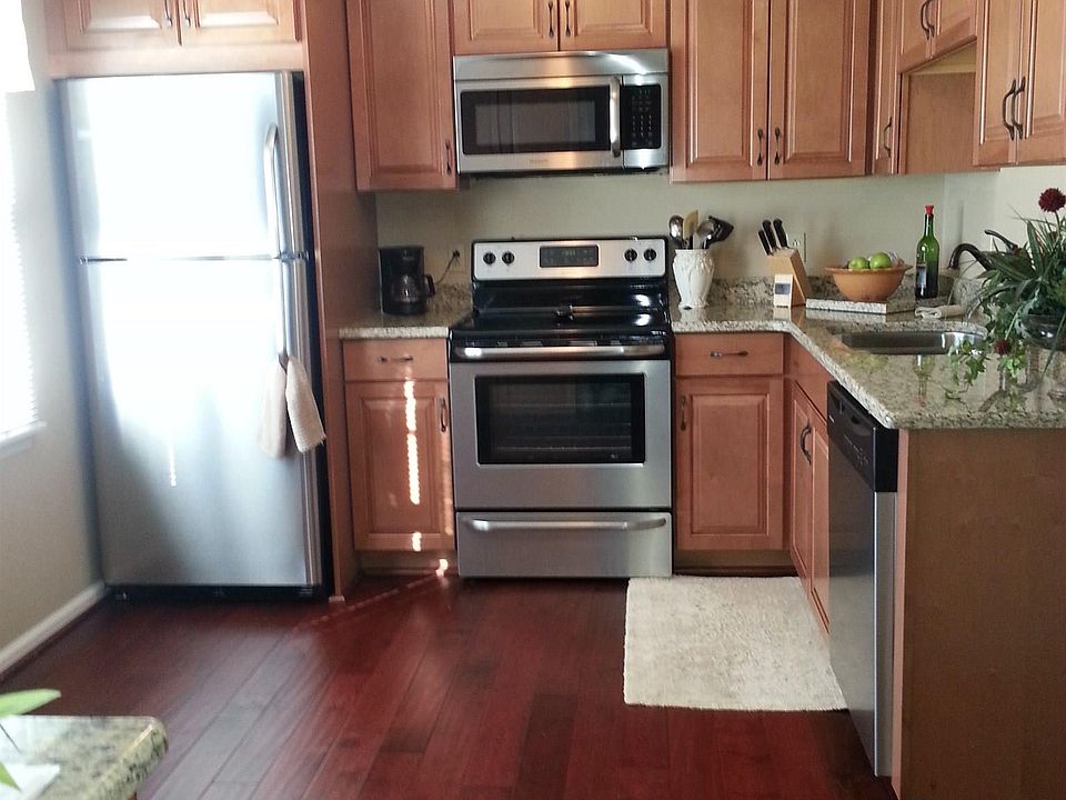 2nd image of 160 Franklin Parke Ct