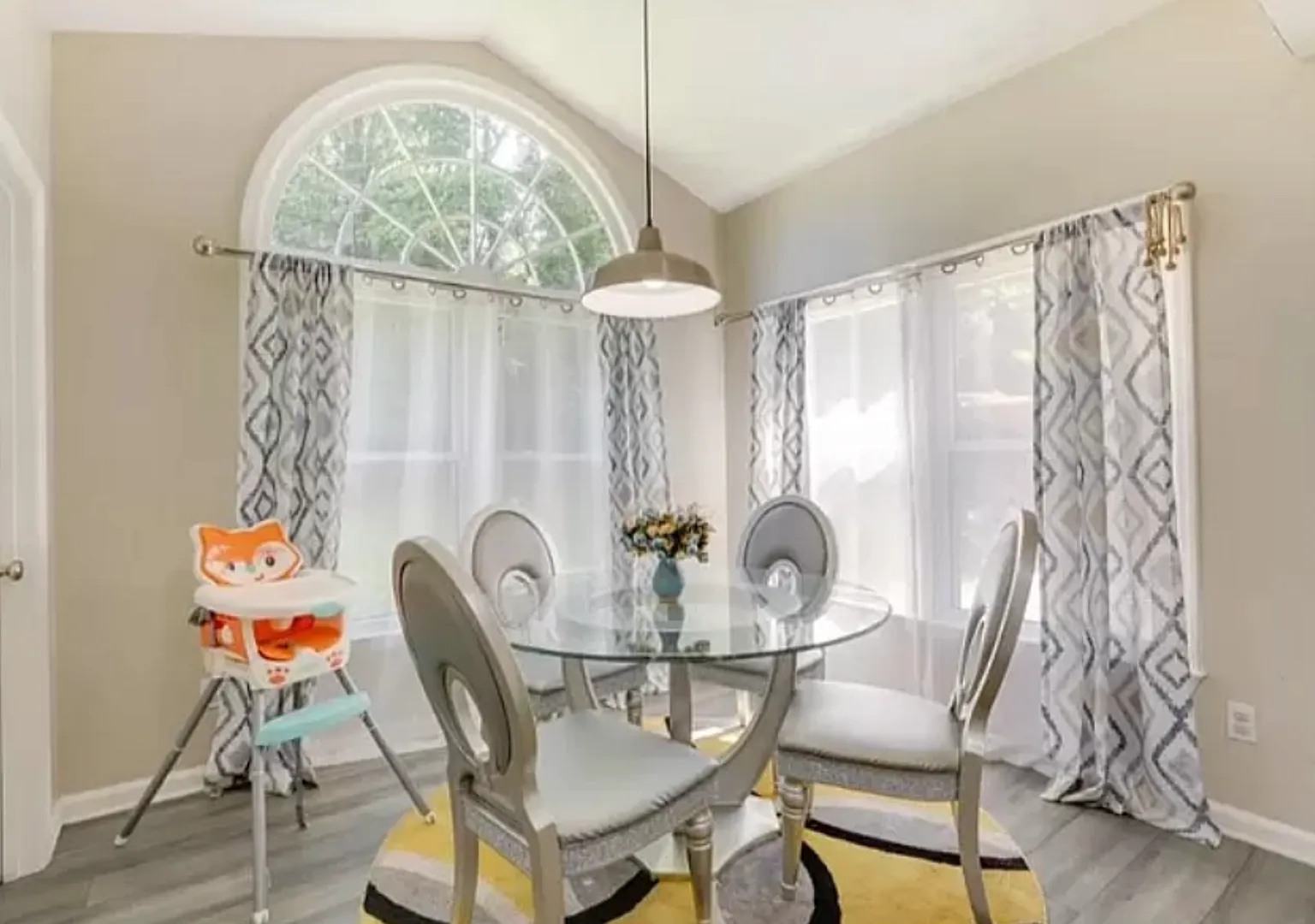 Room in 4 Bedroom Home at Woodstone Dr — Photo 4