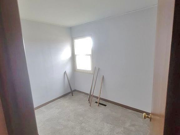 5th image of 308 2nd St SE