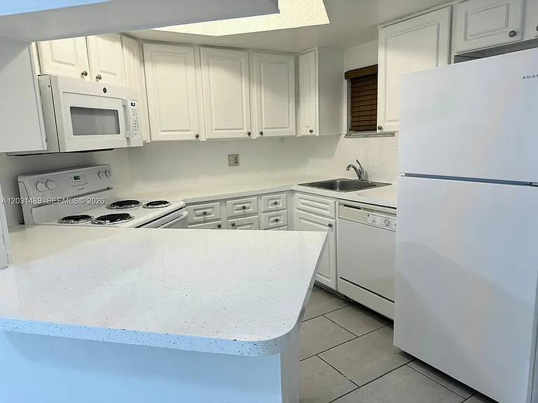 8333 Lake Dr #102 — Photo 9