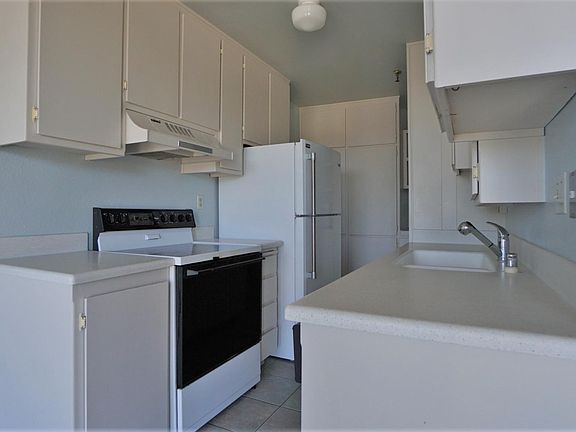 4th image of 4627 Ocean Blvd Unit 409