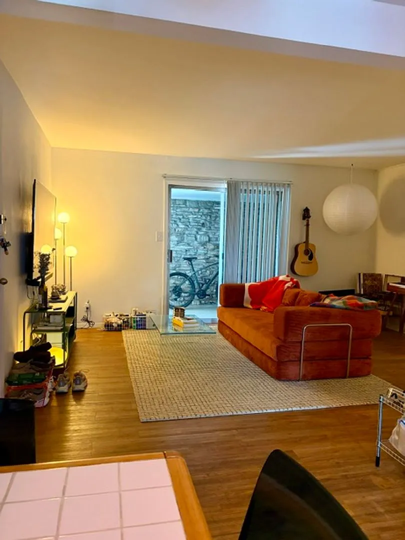 Tarrytown Flats II — Photo 4