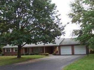 1607 Lloyd Ln, Pennsburg, PA 18073