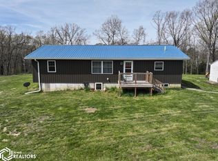 9042 Fox Hills Rd, Agency, IA 52530