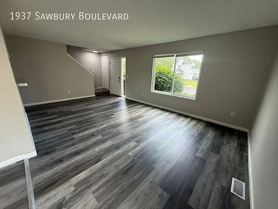 Recently Updated Beautiful Townhome in Worthington School District — Photo 4