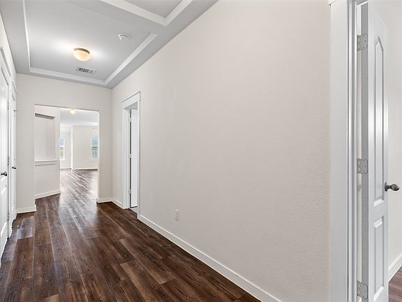4th image of 5817 Melville Ln