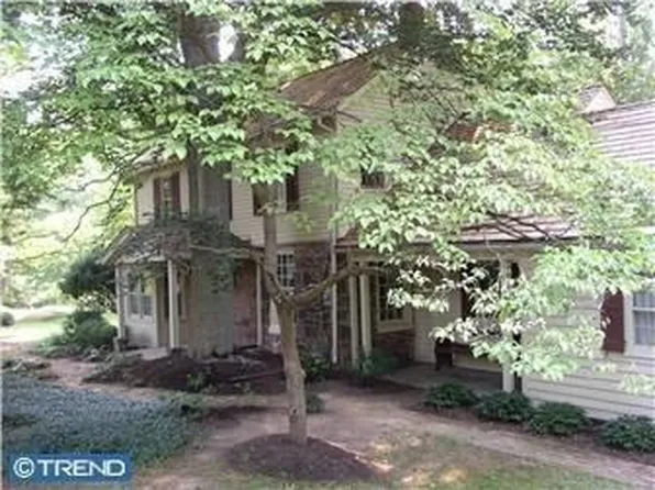 107 W Afton Ave, Yardley, PA 19067