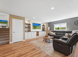 1515 Raymond Dr, Waconia, MN 55387