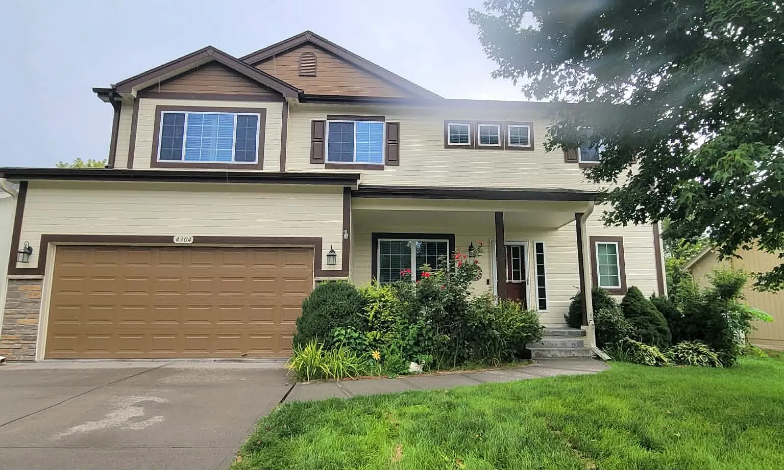 4 bed, 3.5 bath, 3016 sqft, $2,800 — Photo 1