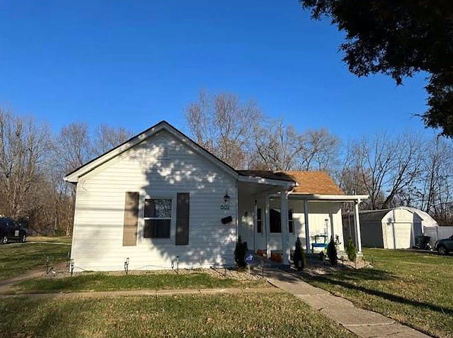 1st image of 602 Monroe St