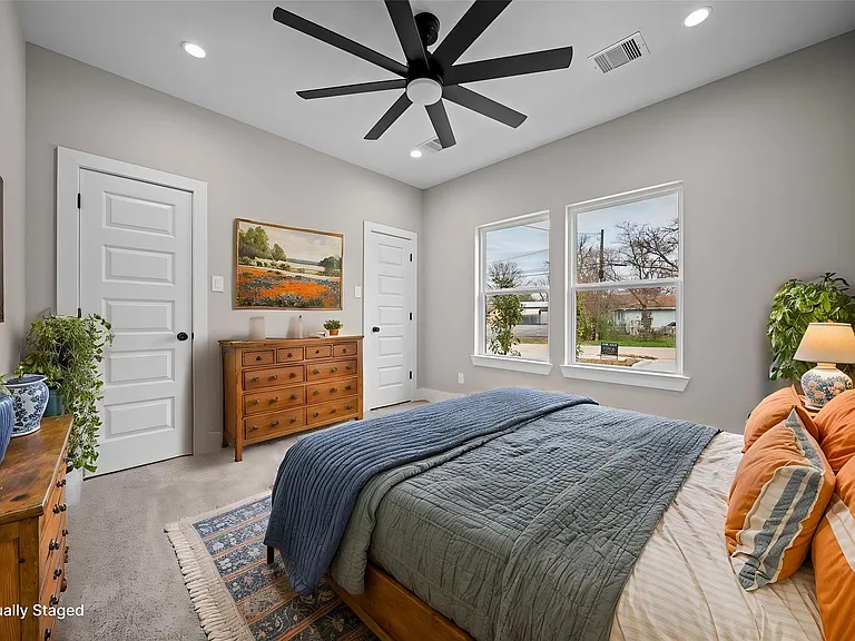 929 Green Meadow Ln #B — Photo 17