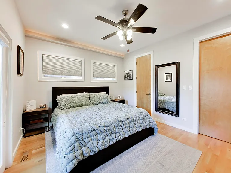 879 N Marshfield St #2 — Photo 10