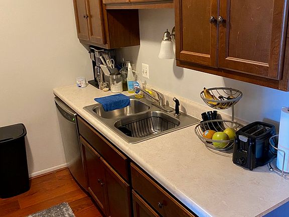 5th image of 16610 Theresa Ln APT 301