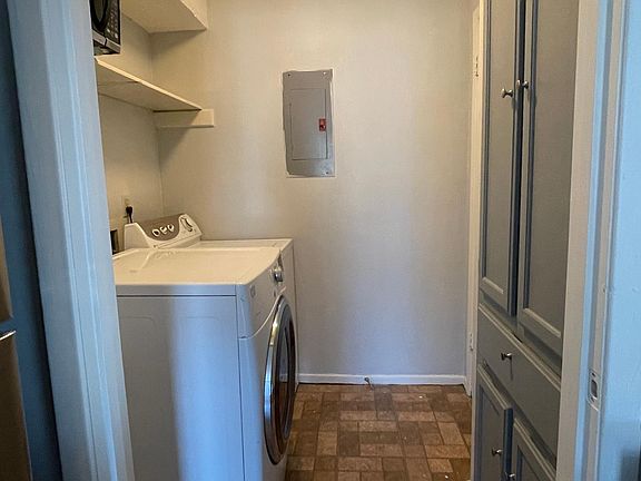 5th image of 2104 Kirksey Dr APT B