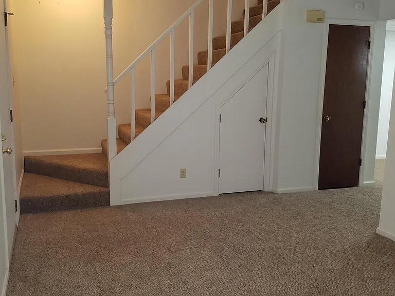 861 Whitworth Cir — Photo 2