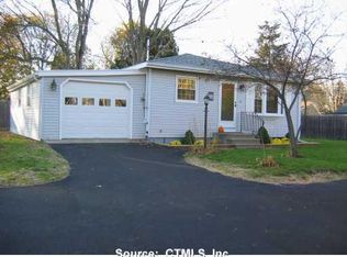 63 Commerce St, Clinton, CT 06413