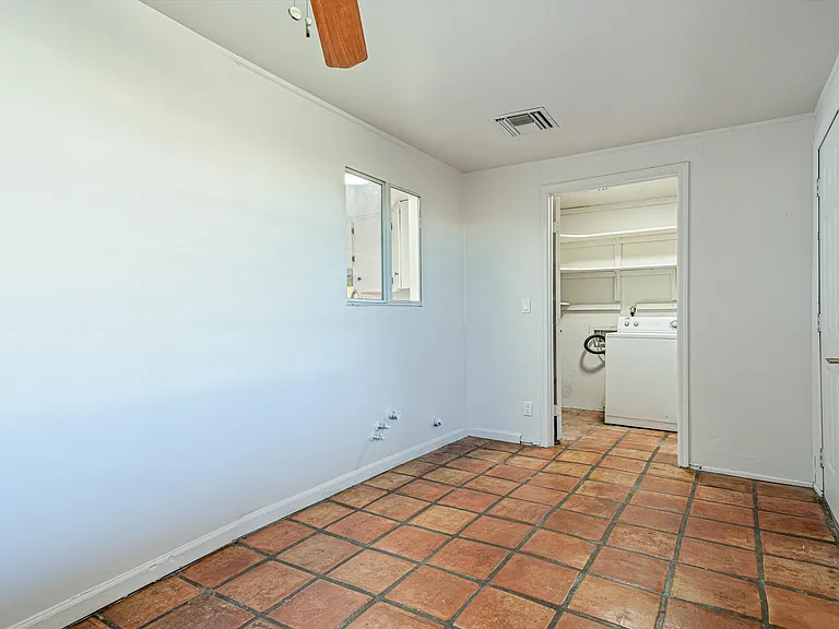 2736 S Calle Yucatan — Photo 12