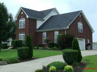 2010 Chris Ct, Pleasant View, TN 37146