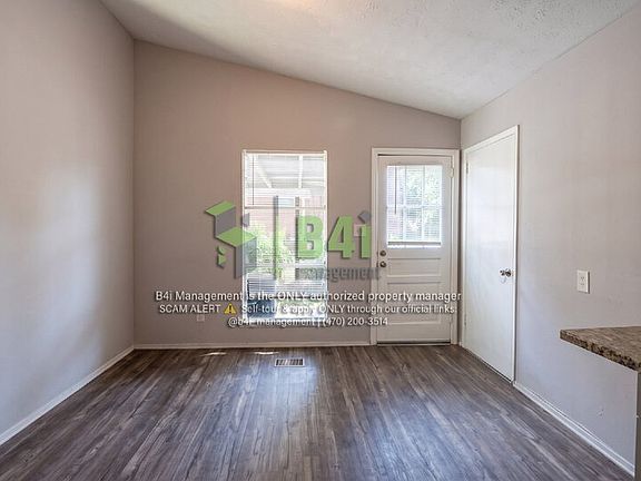 5th image of 2919 Lansing Ave