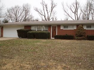 7 Carnation Dr, Belleville, IL 62221