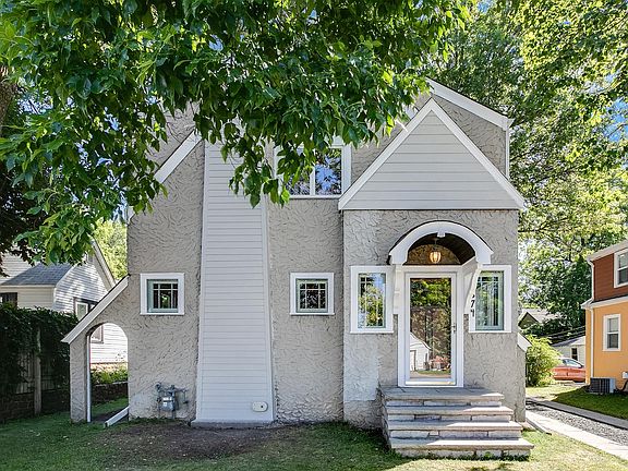 2nd image of 674 White Bear Ave N