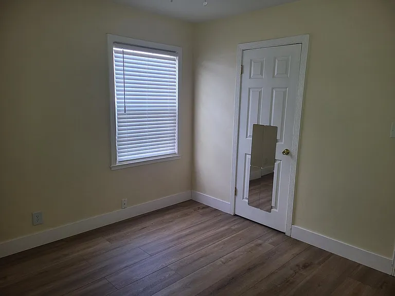 127 Poinsettia Ave — Photo 12