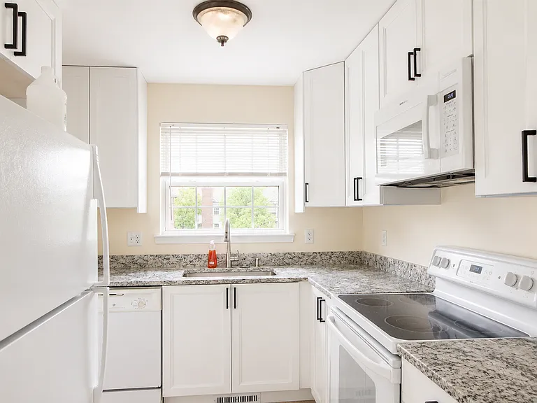 14504 Holborn Dr — Photo 6
