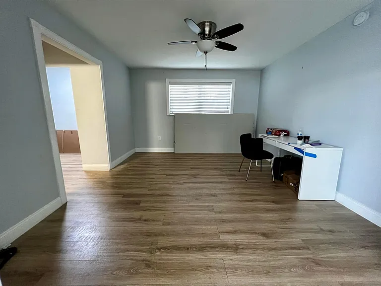 7131 Grandview Blvd — Photo 10