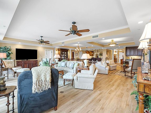 4th image of 9547 Edgerton Dr. #104