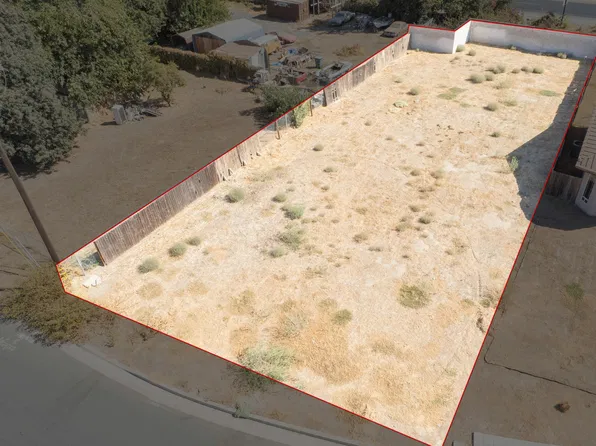 230 S Cobb Street, Porterville, CA 93257