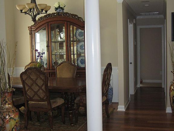 4th image of 102 Grandview Dr