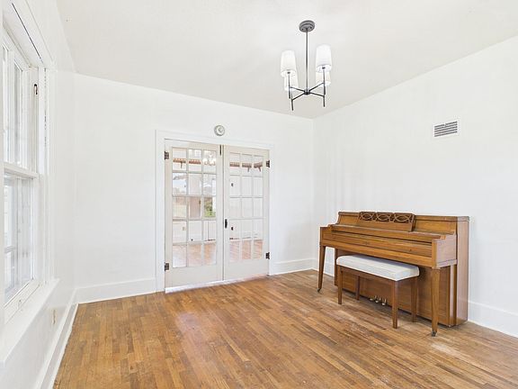4th image of 3109 D Ave