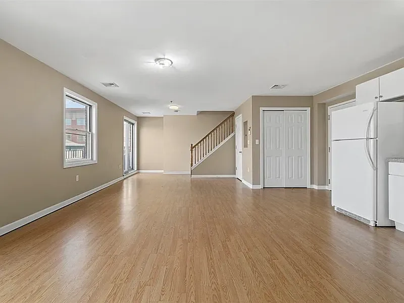 2 bed, 2.0 bath, 1029 sqft, $1,690 — Photo 3
