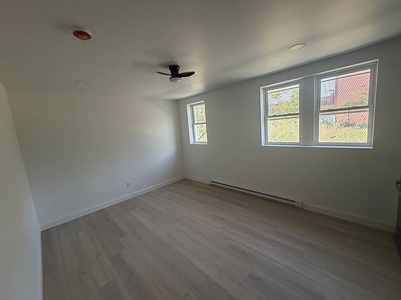 3rd image of 1140 Ashland St #A