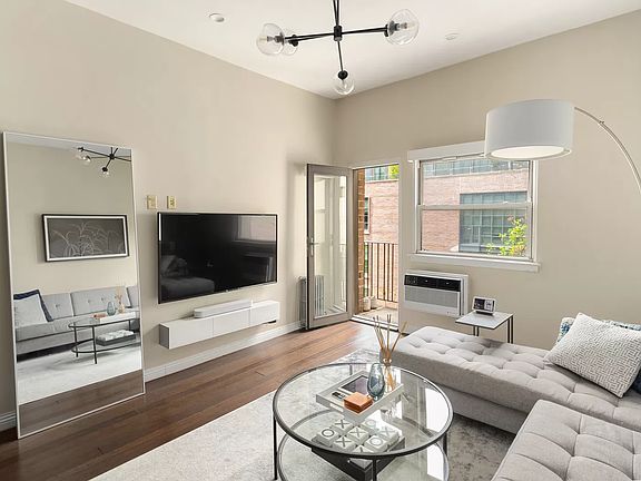 4th image of 211 Thompson St APT 4D