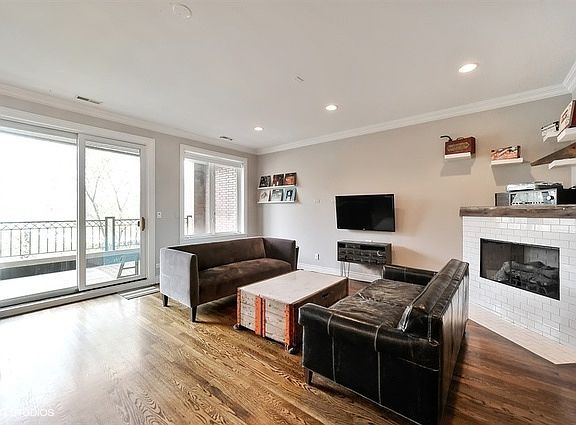 4th image of 820 N California Ave APT 3