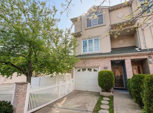 2 Townsend Ave, Staten Island, NY 10304