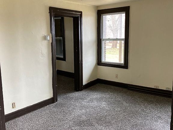4th image of 320 Race St