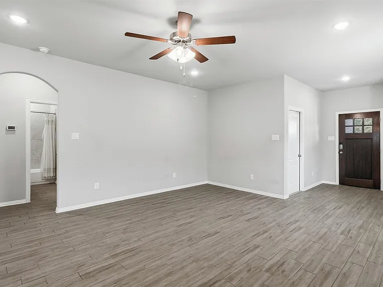 8415 Balding Dr — Photo 9